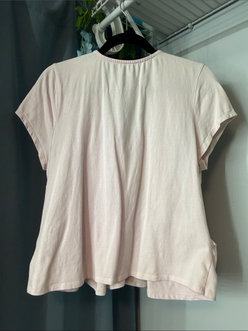 Maeve Light Pink Heart-Panel V-Neck Short Sleeve Top - Picture 3 of 3
